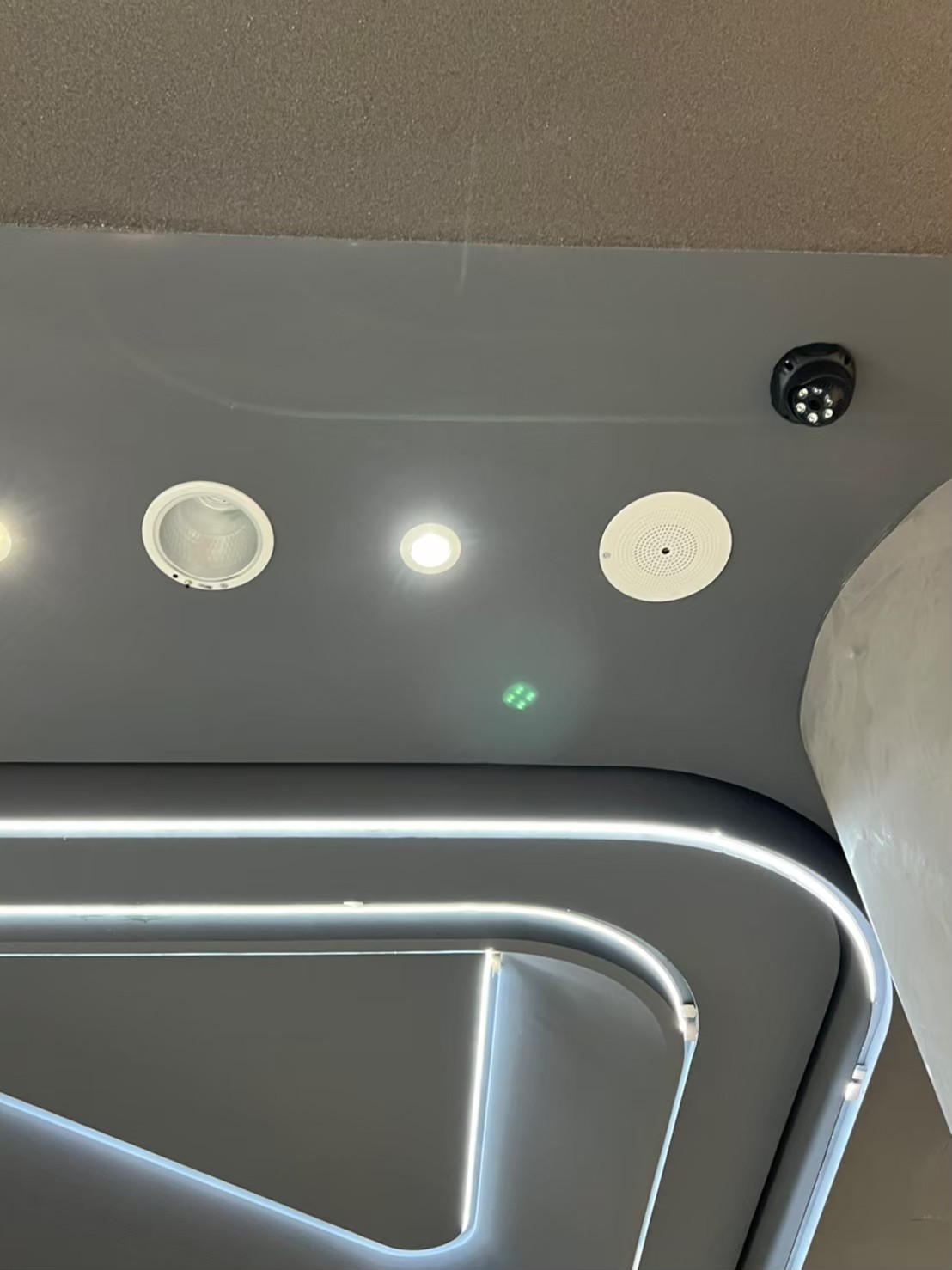 LINE_ALBUM_弱電工程回報_230314_2.jpg